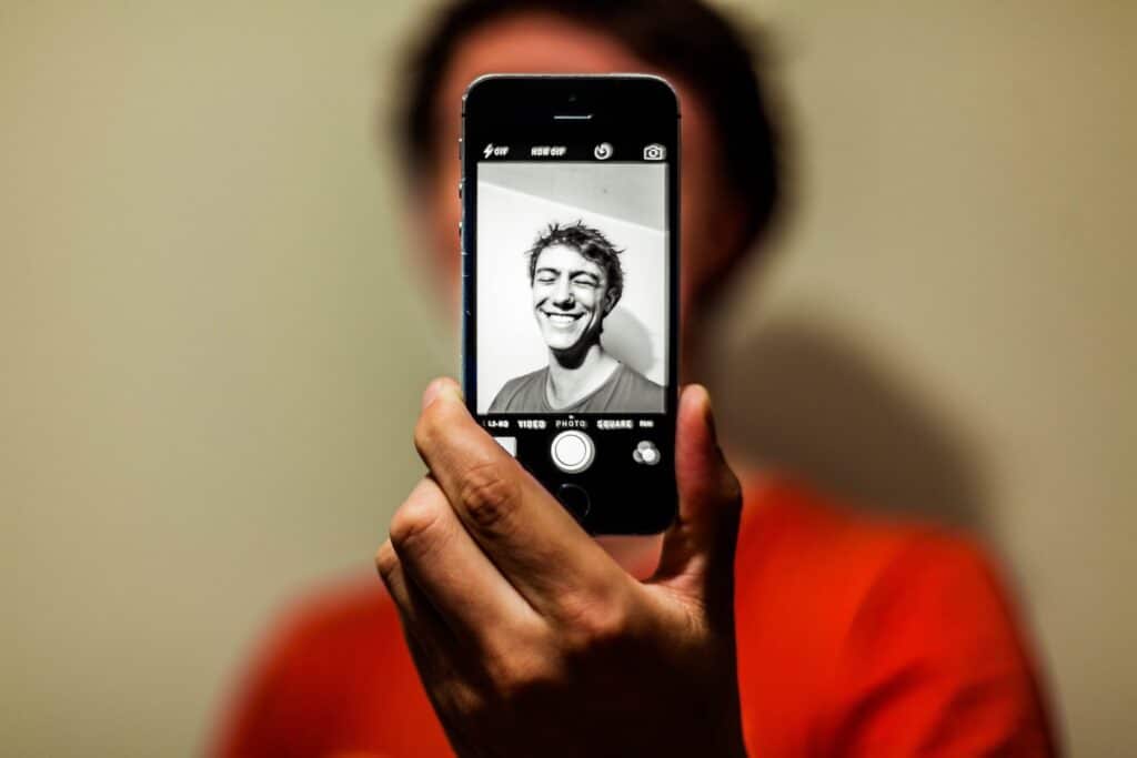 Comment choisir une bonne photo de profil sur les sites de rencontre
